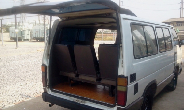 ขายรถตู้ hiace ดีเซล 5เกียร์คอ แอร์เย็น ช่วงล่างดี ทะเบียน 56 ขายรถตู้ hiace ดีเซล 5เกียร์คอ แอร์เย็น ช่วงล่างดี ทะเบียน 56