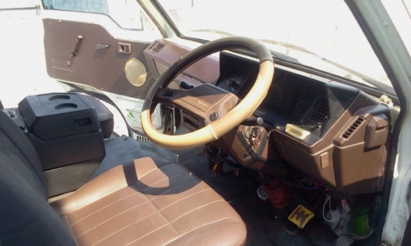 ขายรถตู้ hiace ดีเซล 5เกียร์คอ แอร์เย็น ช่วงล่างดี ทะเบียน 56 ขายรถตู้ hiace ดีเซล 5เกียร์คอ แอร์เย็น ช่วงล่างดี ทะเบียน 56