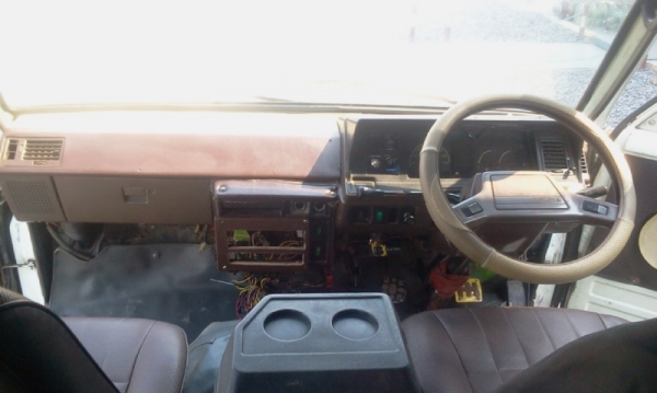 ขายรถตู้ hiace ดีเซล 5เกียร์คอ แอร์เย็น ช่วงล่างดี ทะเบียน 56 ขายรถตู้ hiace ดีเซล 5เกียร์คอ แอร์เย็น ช่วงล่างดี ทะเบียน 56