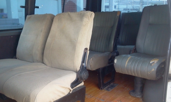 ขายรถตู้ hiace ดีเซล 5เกียร์คอ แอร์เย็น ช่วงล่างดี ทะเบียน 56 ขายรถตู้ hiace ดีเซล 5เกียร์คอ แอร์เย็น ช่วงล่างดี ทะเบียน 56