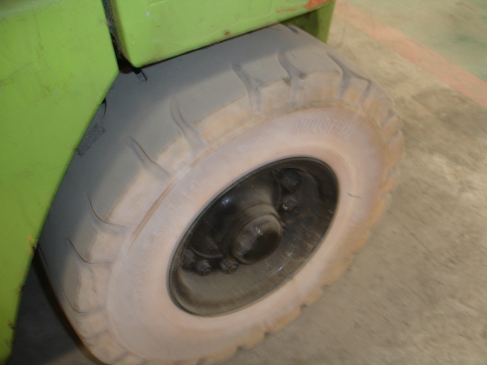 ขายฟอร์คลิฟต์ Mitsubishi รถปี 2001 รุ่น FD20 รถนอก นำเข้าจากญี่ปุ่น ขายถูกครับ