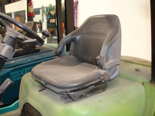 ขายฟอร์คลิฟต์ Mitsubishi รถปี 2001 รุ่น FD20 รถนอก นำเข้าจากญี่ปุ่น ขายถูกครับ