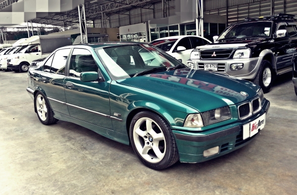ฟรีดาวน์ BMW 318 iA (4Dr) ปี 1995 โฉมนกแก้ว ติดแก๊ส LPG หัวฉีดถังโดนัท สภาพสวย พร้อมใช้งาน