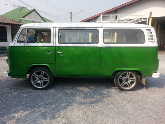 รถตู้โฟล์คแตงโม สีเขียว-ขาว