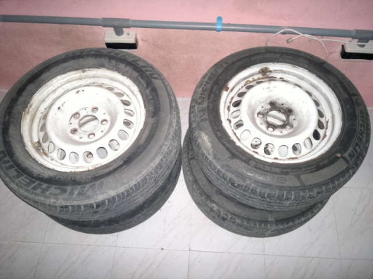 รถตู้โฟล์คแตงโม สีเขียว-ขาว