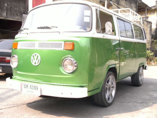 รถตู้โฟล์คแตงโม สีเขียว-ขาว