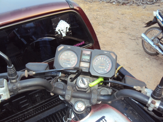 ขายยามาฮ่า รุ่น r x s 115 มีทะเบียน มีชุดโอน ภาษีเต็ม 56 เดิม สวยสนใจติดต่อสรกฤช 081-8478107