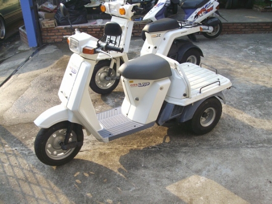 *** ขาย Gyro X / Gyro Up สีเดิม มือสองญี่ปุ่นแท้ๆ 20000 *** *** ขาย Gyro X / Gyro Up สีเดิม มือสองญี่ปุ่นแท้ๆ 20000 ***