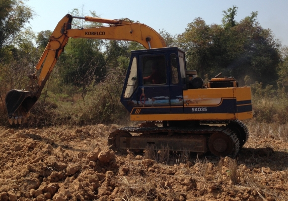 KOBELCO K035 SK-100 รถบอดี้สวยสภาพดีมากๆเครื่องเดิมปั๊มพ์เดิมไม่มีโหลดเลยทำงานเร็ว ภายในเก๋งแอร์เย็น บูมอาร์มไม่มีปะ เอวแน่นดี ช่วงล่างดีมากพร้อมทำงานได้เลยครับ เอกสารสัญญาซื้อขาย ราคาต่อรองได้ครับ