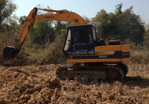 KOBELCO K035 SK-100 รถบอดี้สวยสภาพดีมากๆเครื่องเดิมปั๊มพ์เดิมไม่มีโหลดเลยทำงานเร็ว ภายในเก๋งแอร์เย็น บูมอาร์มไม่มีปะ เอวแน่นดี ช่วงล่างดีมากพร้อมทำงานได้เลยครับ เอกสารสัญญาซื้อขาย ราคาต่อรองได้ครับ