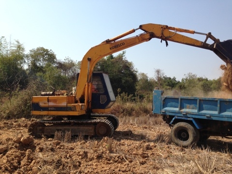 KOBELCO K035 SK-100 รถบอดี้สวยสภาพดีมากๆเครื่องเดิมปั๊มพ์เดิมไม่มีโหลดเลยทำงานเร็ว ภายในเก๋งแอร์เย็น บูมอาร์มไม่มีปะ เอวแน่นดี ช่วงล่างดีมากพร้อมทำงานได้เลยครับ เอกสารสัญญาซื้อขาย ราคาต่อรองได้ครับ