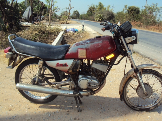 ขายยามาฮ่า รุ่น r x k 135lมีทะเบียน ชุดโอนสนใจติดต่อสรกฤช 081-8478107