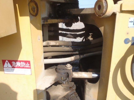 รถตักสภาพสวย KOMATSU WA200-1 Serial 30378 สต็อคใหม่จากญี่ปุ่น ถึงไทยเร็ว ๆ นี้ครับ ขายไม่แพงครับ