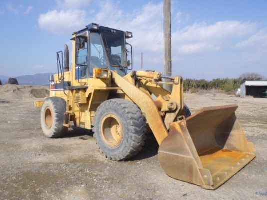 รถตักสภาพสวย KOMATSU WA200-1 Serial 30378 สต็อคใหม่จากญี่ปุ่น ถึงไทยเร็ว ๆ นี้ครับ ขายไม่แพงครับ