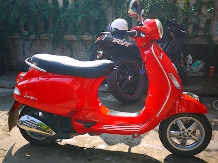 ขายเวสป้า125 lxie รถสวยกริปราคา75000 ติดต่อ0803355484