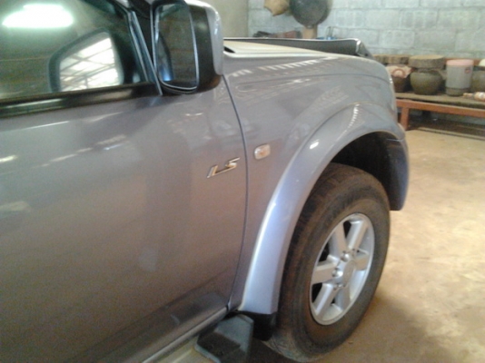 ISUZU D-MAX RODEO LS 3.0 MT 4WD ปี 2003 รถบ้านเดิมๆบางๆทั้งคัน ไม่เคยมีอุบัติเหตุ เครื่องดีไม่มีเยิ้ม ภายในสวยครบพร้อม ระบบขับเคลื่อนสี่ล้อใช้งานได้ดีไม่มีปัญหาเลย ช่วงล่างแน่น ยางสภาพดีพร้อมใช้งานได้เลย เอกสารทะเบียนภาษีครบพร้อมโอน ราคาต่อรองได้ครับ