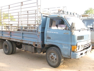 ขาย Isuzu 6 ล้อ KS 110 แรง F หลัง เกียร์เสื้อลาย มีสโลว์ โทร 088-4501277