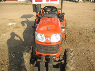 ขายรถไถคูดบต้า รุ่น B2420 พร้อมหางสามแบบ สวยพร้อมใช้ Tel. 088-4501277