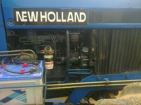 ขายรถไถFORD รุ่น6640สองเพลาคานหน้าคาลาโล่มีทะเบียนสนใจ0810076640