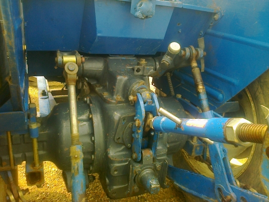 ขายรถไถFORD รุ่น6640สองเพลาคานหน้าคาลาโล่มีทะเบียนสนใจ0810076640