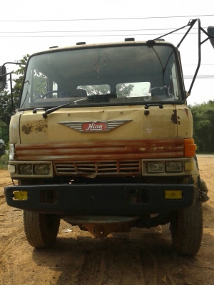 ขายเทนเลอร์ 10 ล้อ 2 เพลา ไม่มีเล่มทะเบียนราคาถูก คัสซีรถเรียว เครื่องแดวู 320 แรงม้า มีใบคุมเครื่อง ช่วงล่างใหญ่ของ ROCKY 240 วางหัว SUMO227 เบรคทิฟฟี่  เพาวเวอร์ ราคาต่อรองได้ครับ