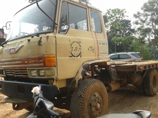 ขายเทนเลอร์ 10 ล้อ 2 เพลา ไม่มีเล่มทะเบียนราคาถูก คัสซีรถเรียว เครื่องแดวู 320 แรงม้า มีใบคุมเครื่อง ช่วงล่างใหญ่ของ ROCKY 240 วางหัว SUMO227 เบรคทิฟฟี่  เพาวเวอร์ ราคาต่อรองได้ครับ