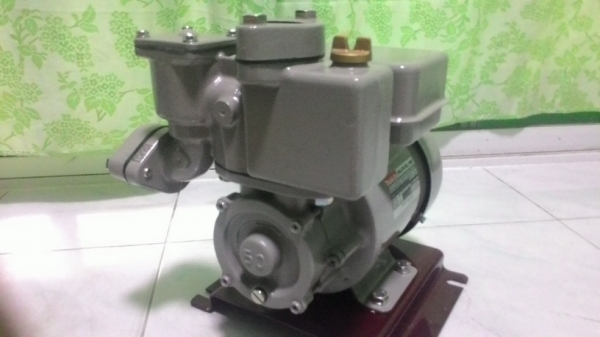 ปั๊มน้ำ MAKITA รุ่น CR38A มอเตอร์ 400w ครึ่งแรงม้า ใช้ไฟ 220v พร้อมใช้งานครับ