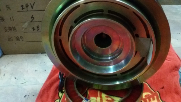 ขายชุดพุลเล่ครัชคอมเพรสเซอร์สำหรับคอมบล็อคเเละบิทเซอร์ 24V