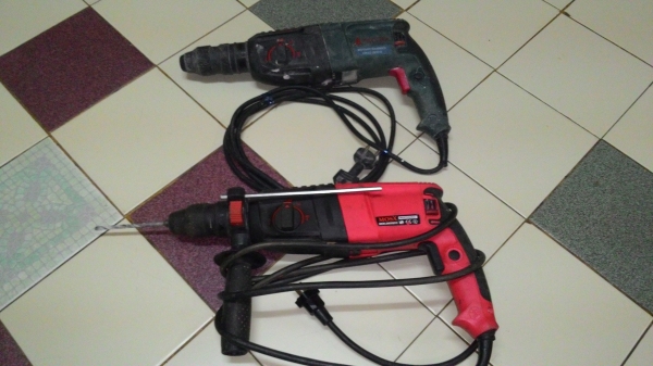 ขายสว่านโรตารี่3ระบบรุ่นใหญ่ถอดเปลี่ยนหัวได้2ตัวขาย2,500บาทครับ