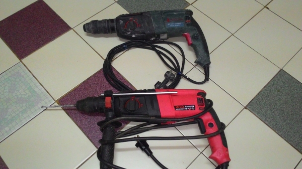 ขายสว่านโรตารี่3ระบบรุ่นใหญ่ถอดเปลี่ยนหัวได้2ตัวขาย2,500บาทครับ