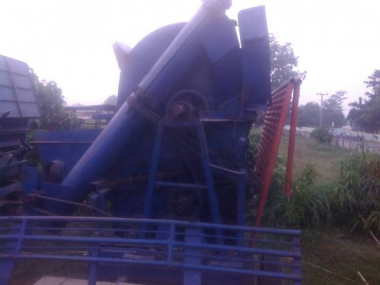 ขายรถสีข้าวหกฟุตจัมโบ้รถหกล้อเครื่องหกสูบเครื่องดีเบรคดีพร้อมใช้งานขายถูกๆ65,000บาท