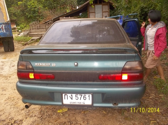 ขายรถเก๋ง เรโนว เครี่องยนต์ดีเซลเครื่องโตโยต้า ออร์โต้ เพาเวอร์ แอร์ เอกสารพร้อมโอน