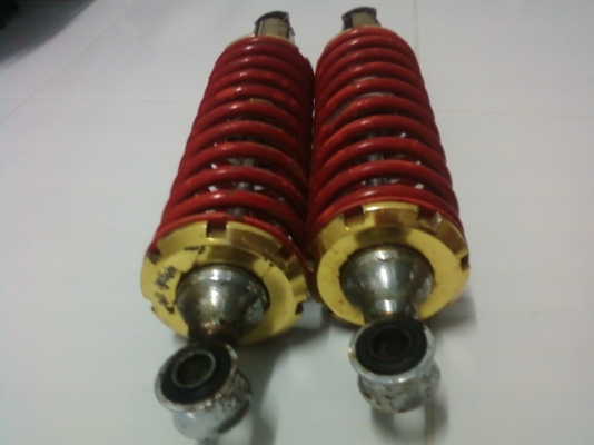 ขายโช๊ค สปิงสภาพใช้ได้ ใส่บิ๊กไบค์ ต้องการโช๊ค ซือโช๊คราคาถูก 700 บาท