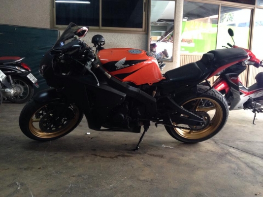 ขาย Cbr 400 ปี 89 ทะเบียนแท้+ตอง+ชื่อผมเอง ขาย Cbr 400 ปี 89 ทะเบียนแท้+ตอง+ชื่อผมเอง