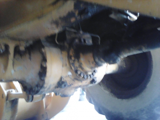 ขายรถตัก KomatSu-100 เอวอ่อน สภาพดีพร้อมลุยงาน รถฝากขายครับ