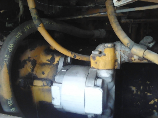 ขายรถตัก KomatSu-100 เอวอ่อน สภาพดีพร้อมลุยงาน รถฝากขายครับ