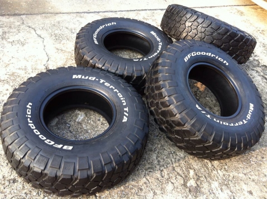 ขายยาง BF Goodrich Mud-terrain KM2 33 10.5 r15 พร้อมลุย