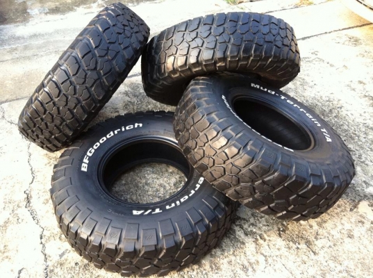 ขายยาง BF Goodrich Mud-terrain KM2 33 10.5 r15 พร้อมลุย