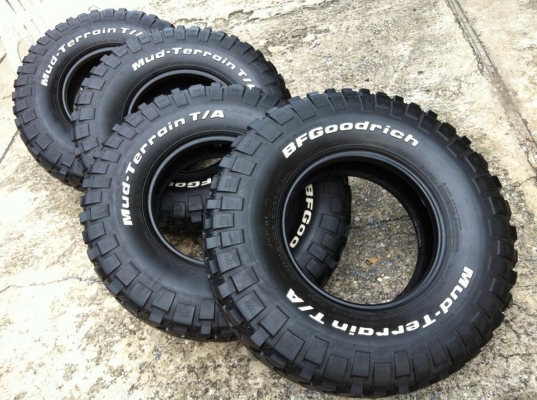 ขายยาง BF Goodrich Mud-terrain KM2 ขนาด 255 85 r16 สวยๆ ขายยาง BF Goodrich Mud-terrain KM2 ขนาด 255 85 r16 สวยๆ