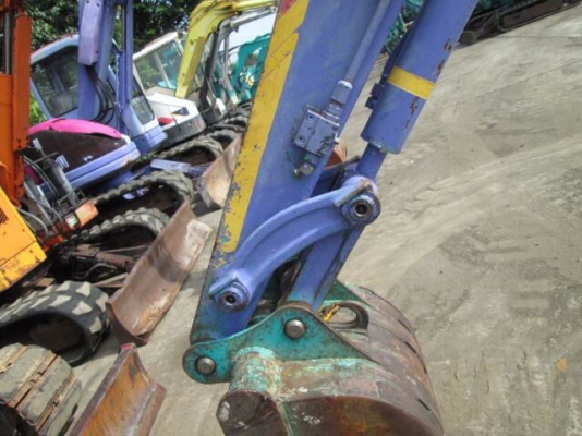 ขายแบคโฮเล็ก KOMATSU รุ่น : PC40-7E ปี : 1995 ขายแบคโฮเล็ก KOMATSU รุ่น : PC40-7E ปี : 1995