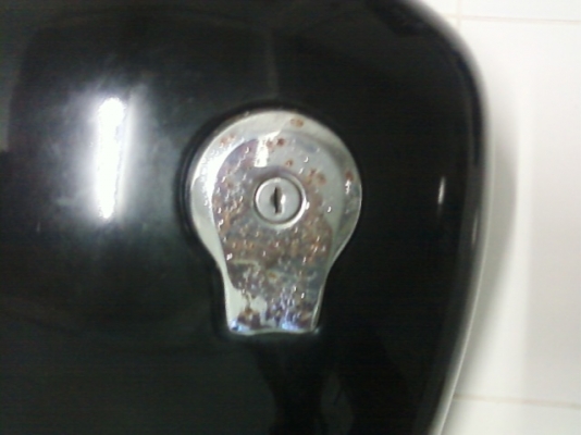 ถังน้ำมัน yamaha spacial 400 cc มีฝาล็อก ก๊อกครบ ราคา 2000 บาท สภาพไม่ผุครับ