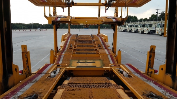 ขายรถเทรลเลอร์บรรทุกรถ