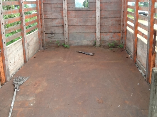 กระบะไม้ ยกลงจากKM กว้าง 2.15 ซ.ม.ยาว 4.30ซ.ม.