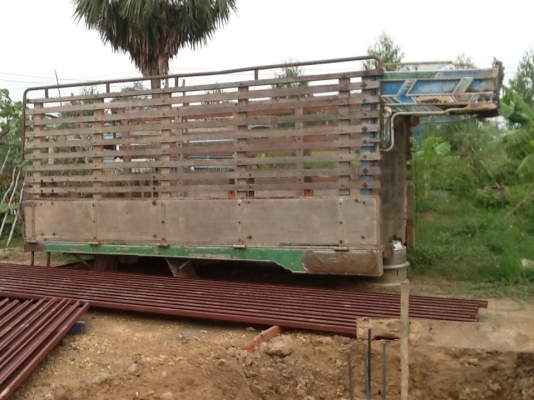 กระบะไม้ ยกลงจากKM กว้าง 2.15 ซ.ม.ยาว 4.30ซ.ม.