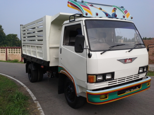 ขายรถ HINO KM777 (6ล้อดั๊ม ) แท้ ปี35-36 เครื่อง 117 แรง รถสภาพสวยพร้อมใช้งาน ขาย 450,000 บาท