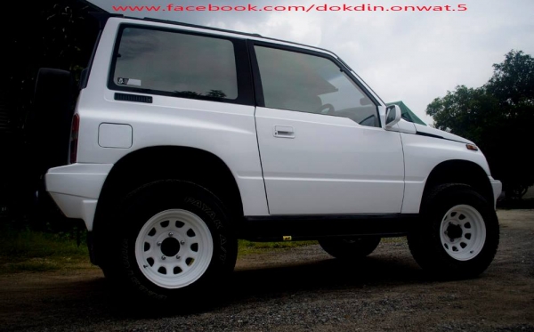 ขายวีทาร่า3ประตูสีขาวยก3นิ้ว ขายวีทาร่า3ประตูสีขาวยก3นิ้ว