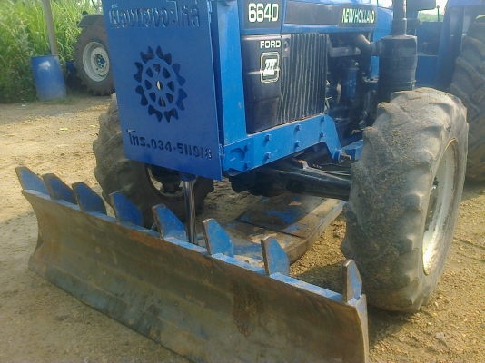 ขาย6640  สองเพลาคานหน้าNEWHOLLANDไม่มีทะเบียนสนใจ0810076640