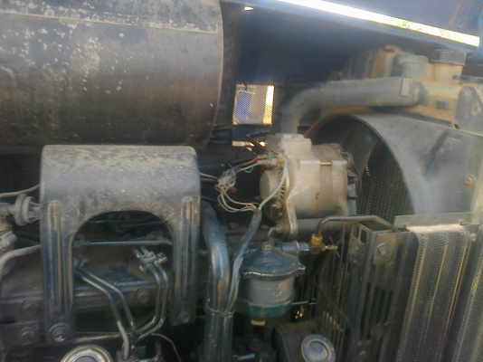 ขาย6640  สองเพลาคานหน้าNEWHOLLANDไม่มีทะเบียนสนใจ0810076640