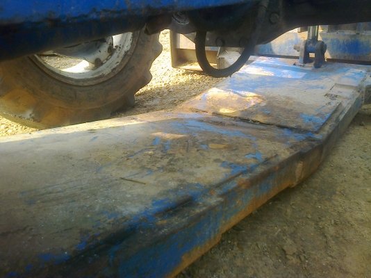 ขาย6640  สองเพลาคานหน้าNEWHOLLANDไม่มีทะเบียนสนใจ0810076640