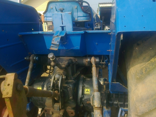 ขาย6640  สองเพลาคานหน้าNEWHOLLANDไม่มีทะเบียนสนใจ0810076640